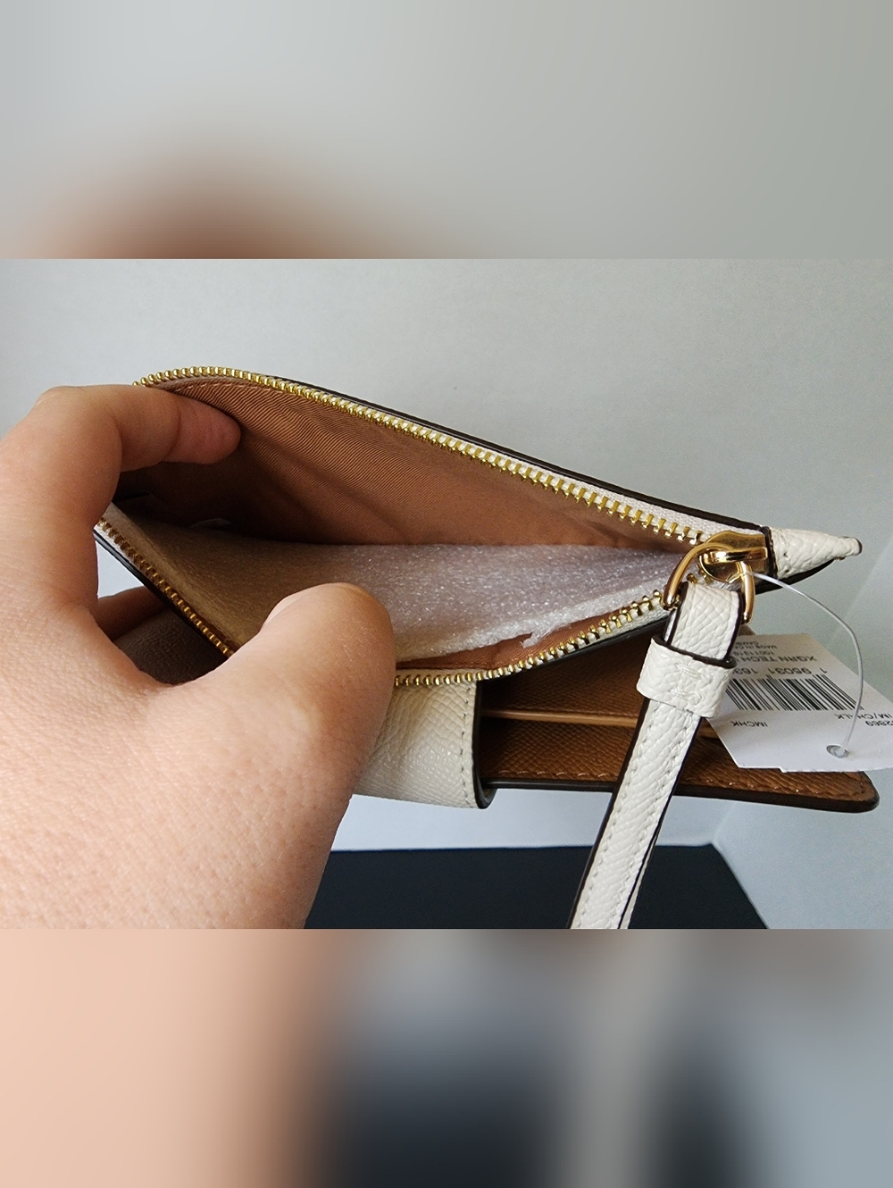 ✨️NWT✨️ Coach Tech Wallet, Chalk, 2022, $129 MSRP - Picture 5 of 7